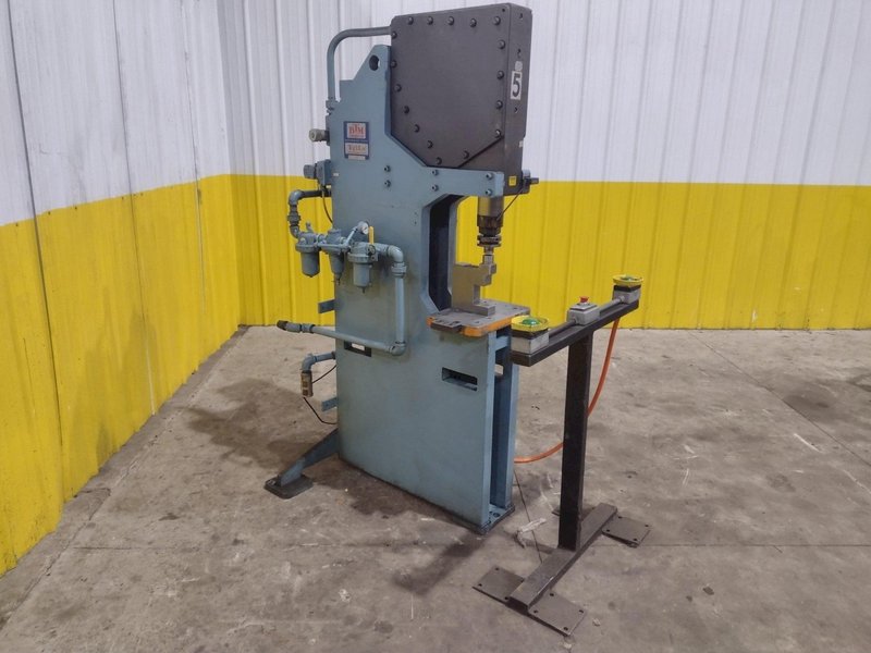 20 TON BTM MODEL #P20F TOG-L-LOC AIR TOGGLE SHEET METAL PRESS: YOBRO #24795