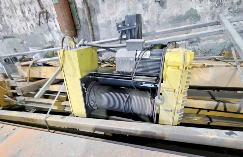 5 TON R&amp;M MATERIAL HANDLING SPACE MASTER II HOIST W/ A FRAME GANTRY CRANE: YOBRO #24621