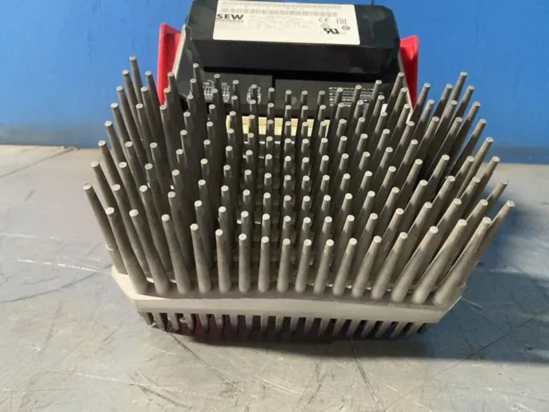SEW EURODRIVE MOVIMOT FREQUENCY INVERTER   -  MM40D-503-00