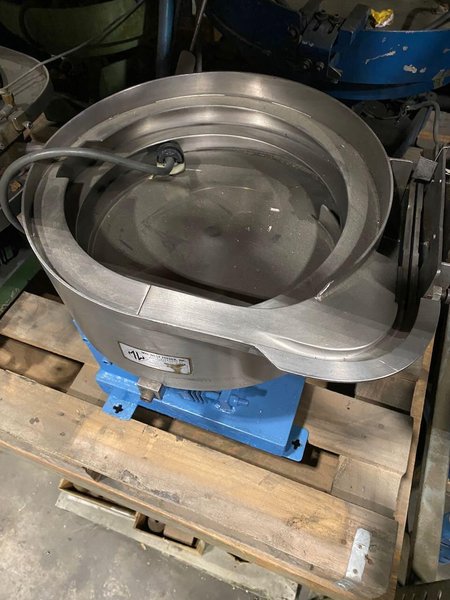 Midwest Feeder 15&quot; Vibratory Bowl