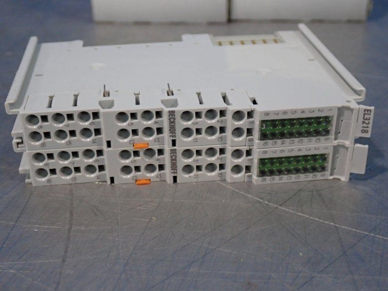 BECKHOFF 8X ANALOG INPUTS  -  EL3218