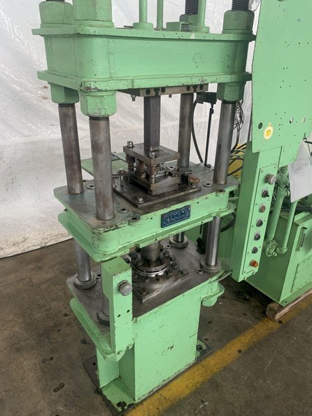 16 TON SEPORE HYDRAULIC PRESS. STOCK # 0746923.