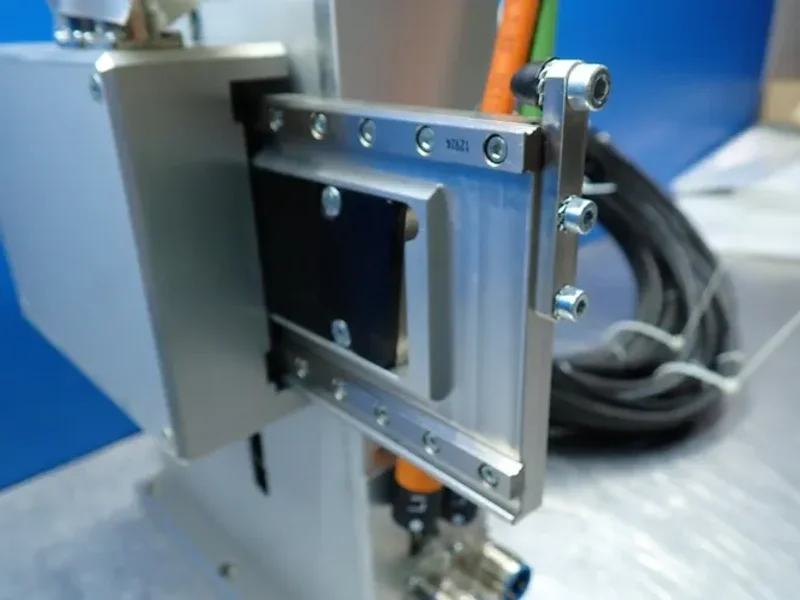 OMRON LINEAR MOTOR ASSEMBLY PICK &amp; PLACE SYSTEM  -  R88L-ES-PM-C110-B100-0001