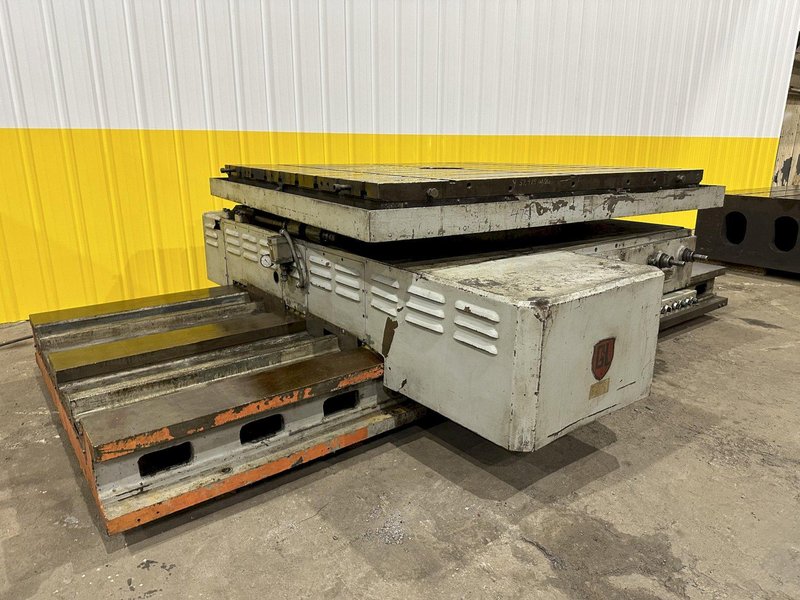 72" X 72" GIDDINGS &amp; LEWIS (G&amp;L) T-SLOTTED POWERED ROTARY TABLE W/ 72" POWERED INFEED SLIDE: STOCK #19731