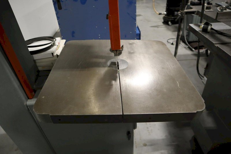 DoAll 2013-V Vertical Bandsaw 20" Variable Speed, Welder Grinder- Auction Item