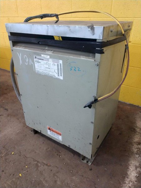 25 KVA GENERAL ELECTRIC 480/240 VOLT TO 240/120 VOLT SINGLE PHASE TRANSFORMER: STOCK #11925