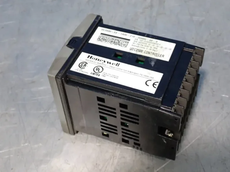Honeywell  Udc2500 Controller  - Dc2500-ee-1a00-z10-00000-00-0