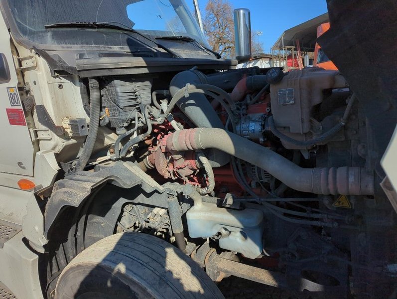 2022 International LT625 3HSDZAPR2NN443564