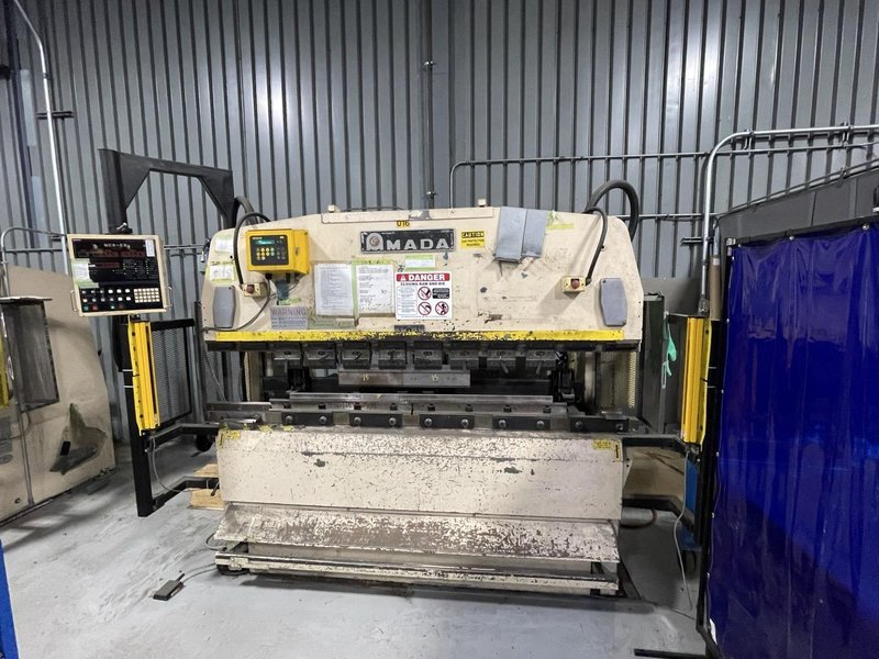 88 Ton x 8′ Amada RG 80 Press Brake, 1982 – Tooling, Backgauge