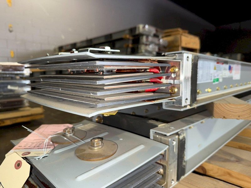 EATON 2500A POW-R-WAY III 10′ Copper Straight Length Busway 480V, 3PH, 3G NEW