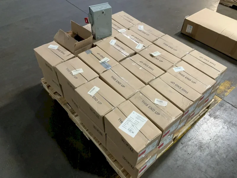 GE ABB 30 AMPS HEAVY DUTY SAFETY SWITCH   -  THN3321