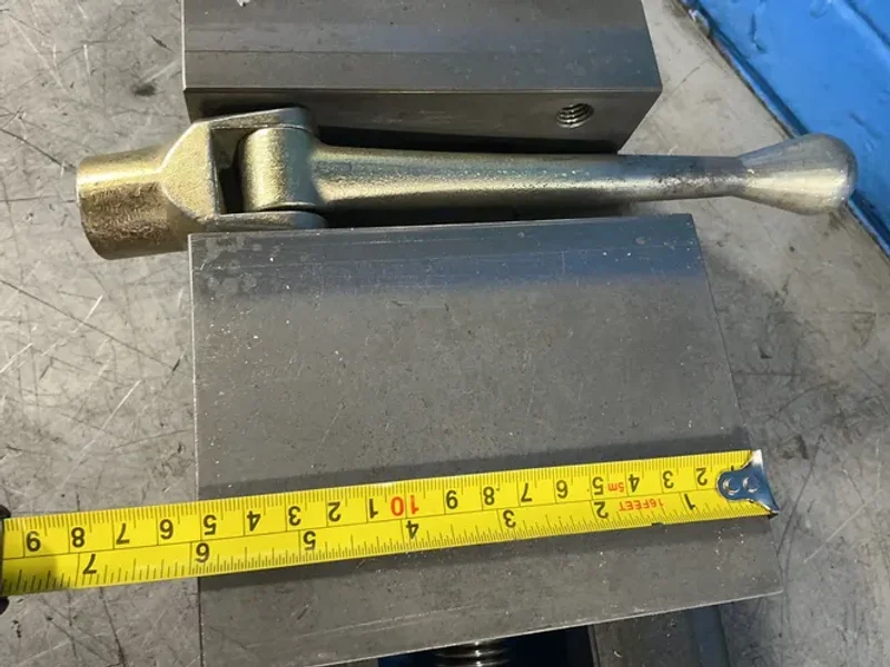 Kurt  6” Vise - 3600v