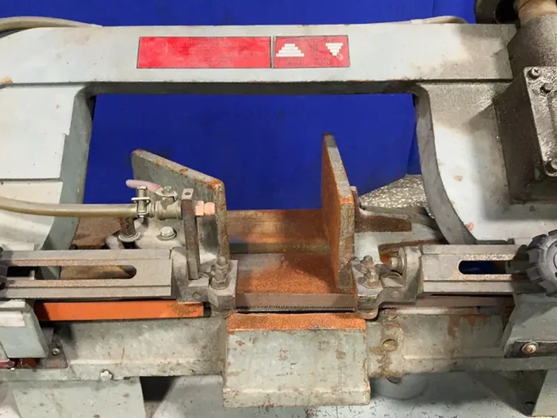 Lincoln 7” Cutting Capacity, 7”x12” Metal Cutting Band Saw - Rf80uc80a