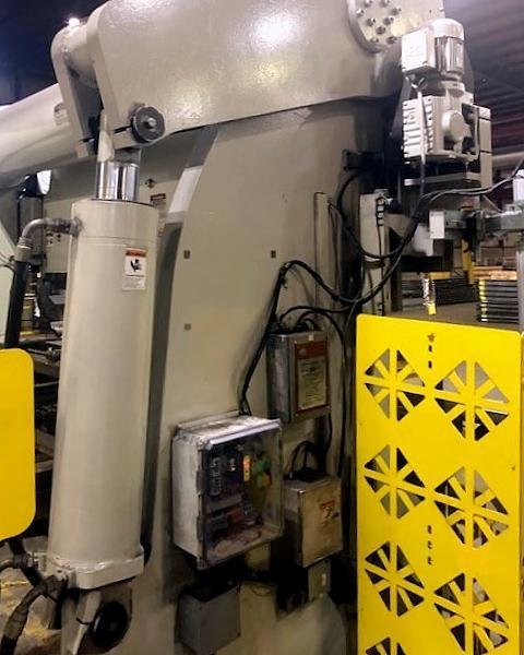 Accurpress 750014, 14&#039; X 500 Ton CNC Hydraulic Press Brake