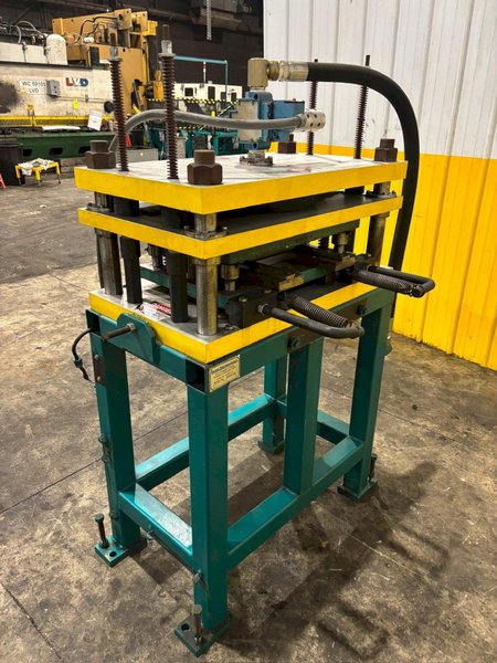 7 TON AIRAM MODEL #AP7 PNEUMATIC CUTOFF PRESS: YOBRO #24501
