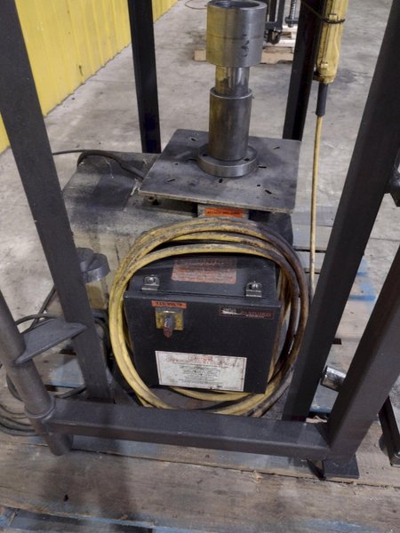 500 LB PANDJIRIS MODEL ALPHA 5-3 WELDING POSITIONER, 115 VOLT: STOCK #23361