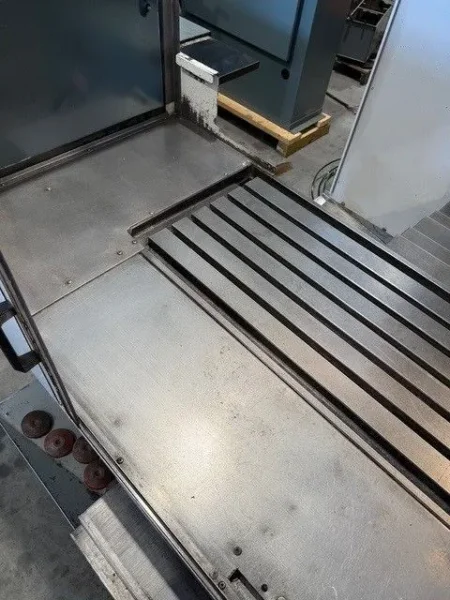 Milltronics RH-25 CNC Vertical Milling Machine 40 taper #7309