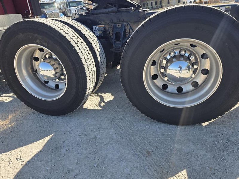 PETERBILT 567 - Trucks