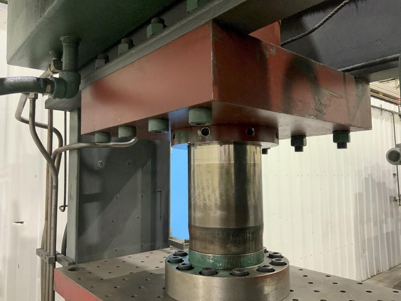 200 TON DAKE MODEL #908-201 HYDRAULIC H FRAME PRESS: STOCK #80884