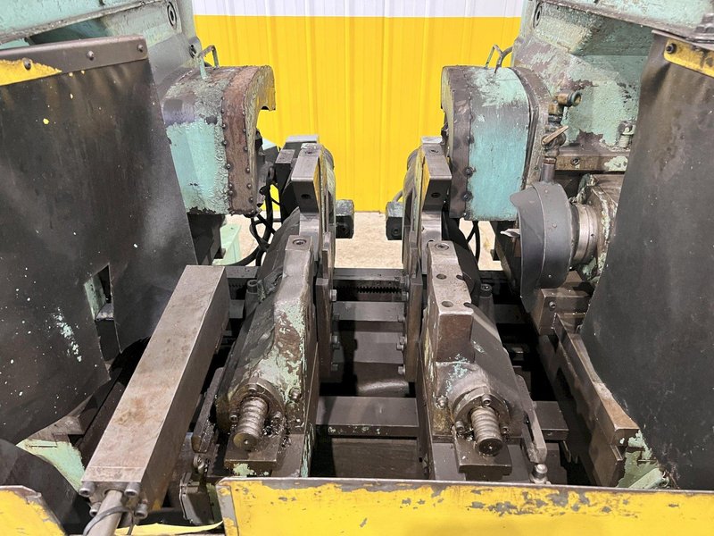 24" TO 66" x 15 HP GIDDINGS &amp; LEWIS SELF CENTERING &amp; FACING MACHINE: STOCK #12230