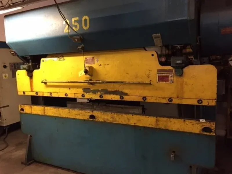 CHICAGO D&amp;K 90 TON MECH PRESS BRAKE, STOCK# 13498J