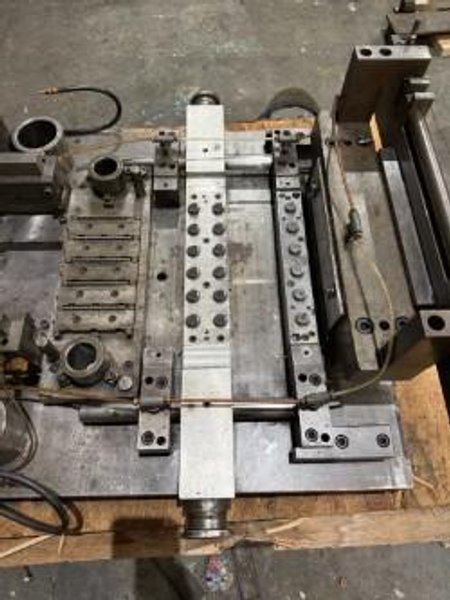 Die, Fin, Oak STOCK# 4286