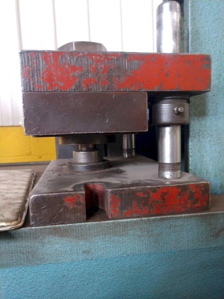 90 TON SCOTCHMAN MODEL #9012 HYDRAULIC IRONWORKER: STOCK #14328