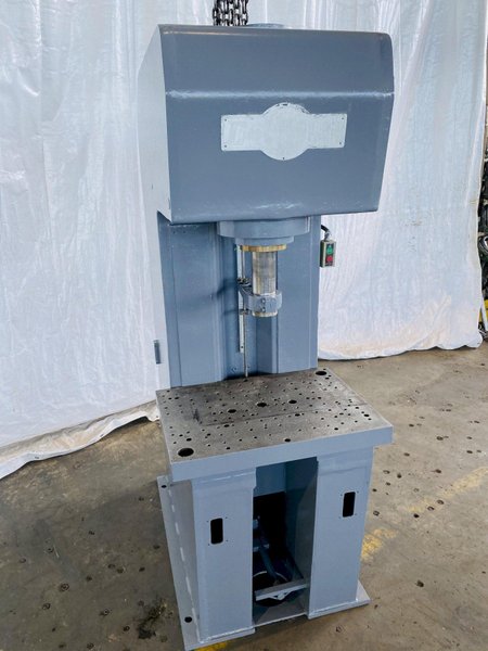 15 TON HPM C-15 C FRAME HYDRAULIC PRESS. STOCK # 0732320