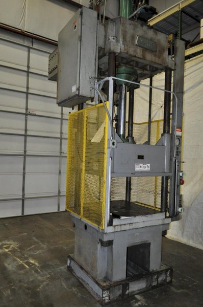 75 TON DAKE 4 POST HYDRAULIC PRESS