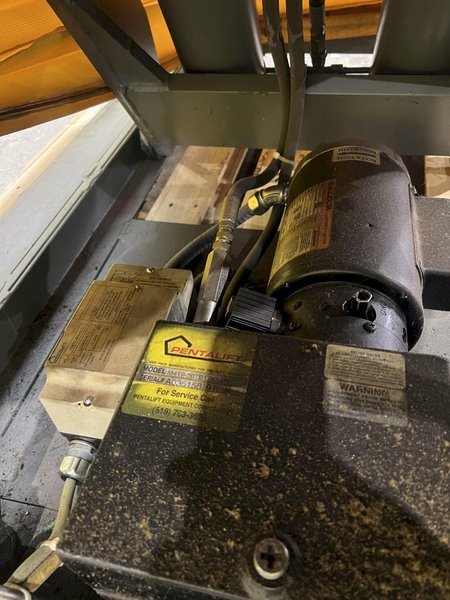 5,500 LBS X 38" X 44" PENTALIFT HYDRAULIC SCISSOR  LIFT TABLE WITH ROTARY TOP: STOCK #20388