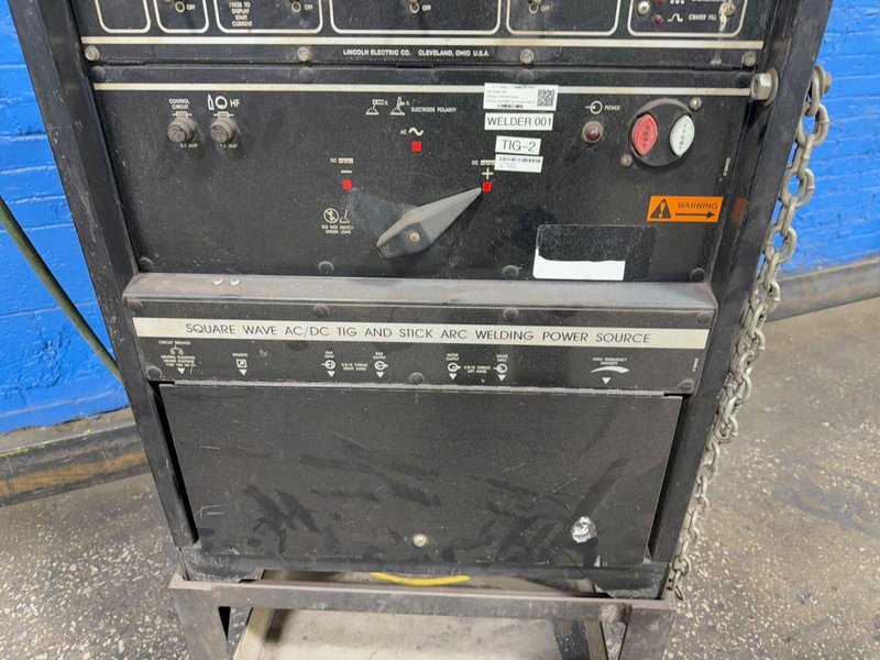LINCOLN 350 AMP WELDER  -  SQUAREWAVE TIG-355