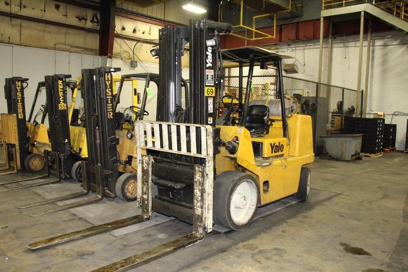 14,000 LB YALE FORKLIFT: STOCK #64273