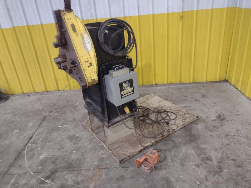 1,250 LB STINGER MODEL #P-1250 PIPE WELDING POSITIONER WITH 30" GRIPPER CHUCK : YOBRO #25215