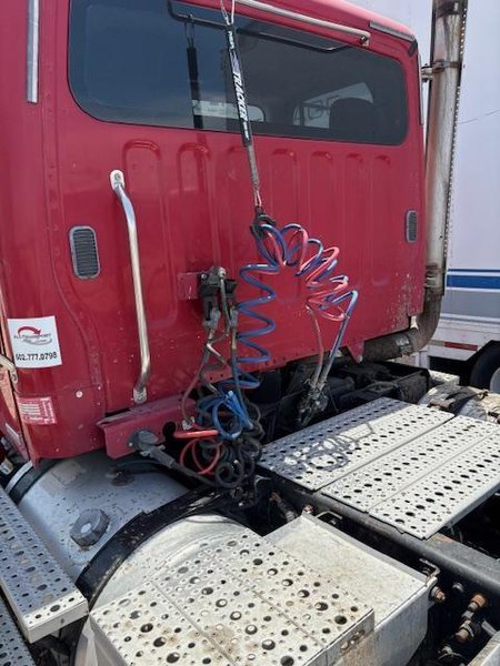 Freightliner Business Class M2 112 Day Cab Truck; 2011