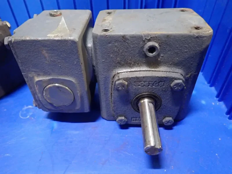 BOSTON GEAR RIGHT ANGLE WORM GEAR SPEED REDUCER   -  WA713600H