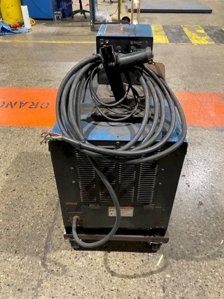 MILLER DELTAWELD 302 CV/DC WELDER USED