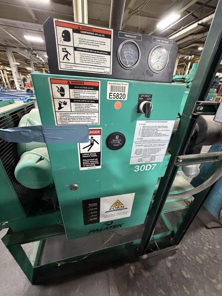 SULLIVAN PALATEK 30 HP ROTARY SCREW COMPRESSOR WITH ONLY 969 HOURS ON THE COUNTER.