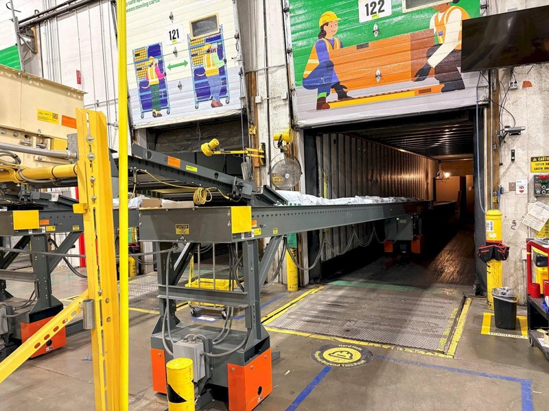 64 FT X 35" ROACH MODEL #TL2 TRUCKLOADER TWO-STAGE POWERED TELESCOPING ROLLER CONVEYOR: YOBRO #25706