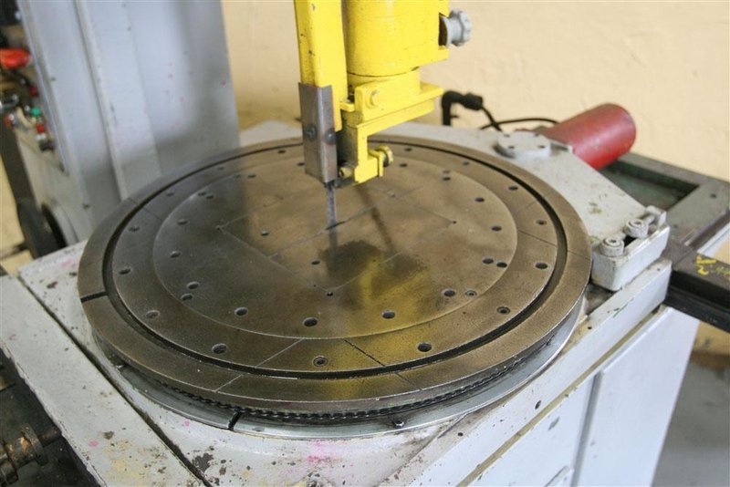 18' AMADA MODEL VAC-500 BANDSAW: STOCK #54558