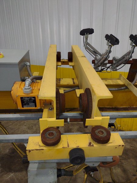 3 TON X 17’ F&amp;G / LOAD LIFTER UNDER-SLUNG POWERED CRANE: STOCK #22971