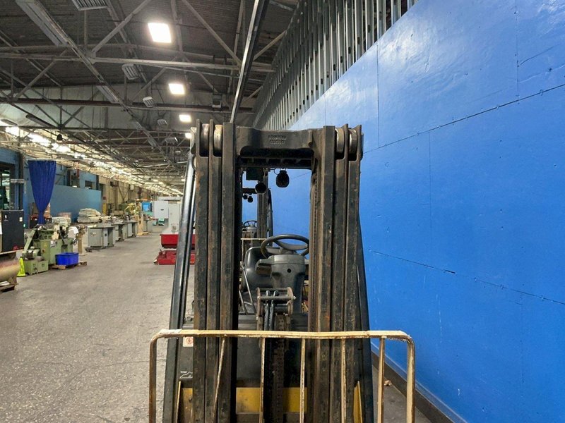 YALE 4800 LBS PROPANE FORKLIFT  -  GLC050VXNVSE083