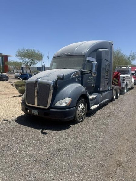Kenworth T680 76” Condo Sleeper Truck, 2019 – PACCAR MX-13 455 HP, Automated Transmission, Tandem Axle