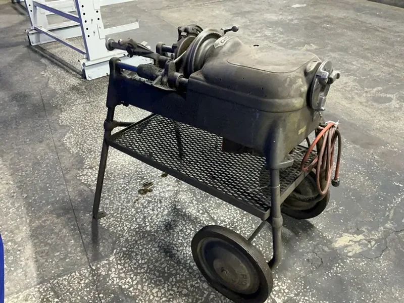 RIGID 2 1/2” DIAMETER PIPE THREADER  -  535