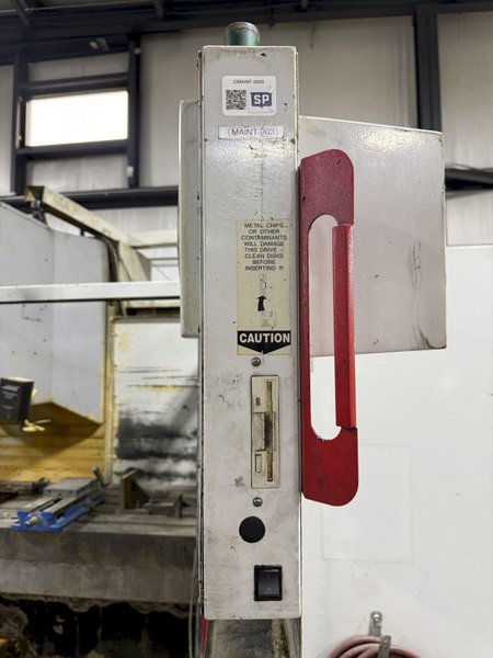 HAAS VF-10 VERTICAL MACHINING CENTER. STOCK # 0325526