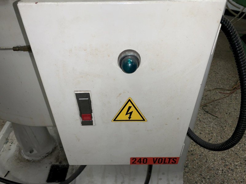 Willis Variable Speed Vertical Mill, S/N 991168S.