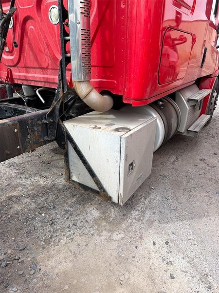 2020 Freightliner Cascadia 1FUJHHDV4LLLC1676