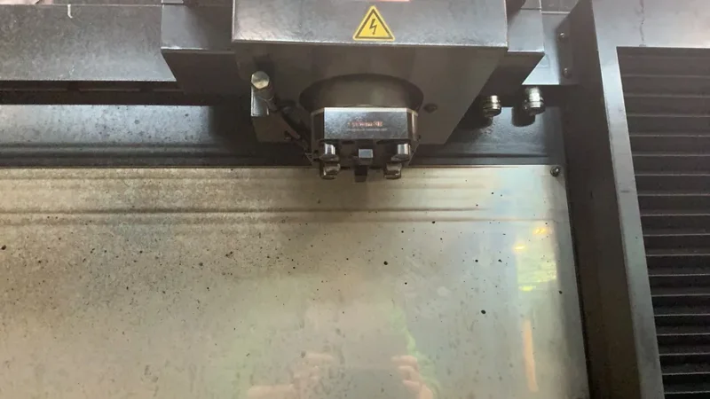 MITSUBISHI ELECTRIC 23” X 33” SINKER EDM  -  EA28VM ADVANCE