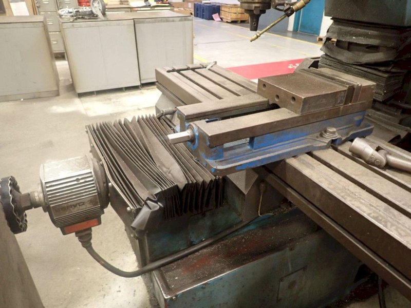 SERVO MODEL #5000 CNC BED MILL: YOBRO #24273