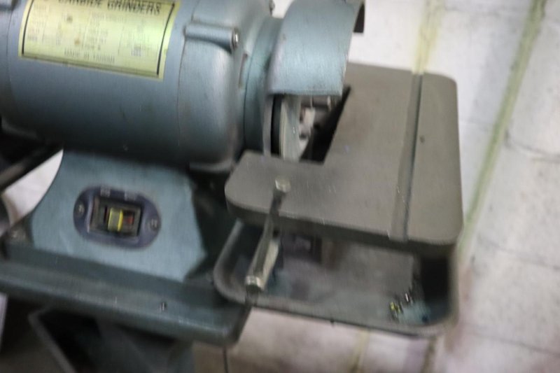 6&quot; Carbide Tool Grinder, Double End, Pedestal, 1/2 HP, 3,450 RPM, Tilting Work Tables - Single Phase- Auction Item