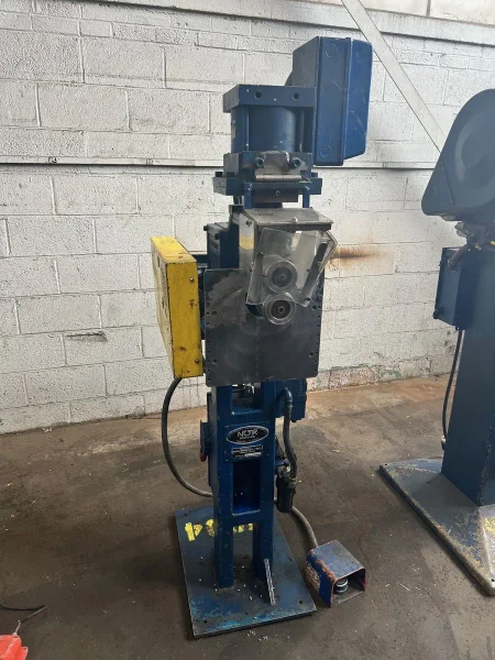 NOR SERVICE MODEL 505P 16 GAUGE POWERED BEAD ROLLER / ROTARY COMBINATION MACHINE